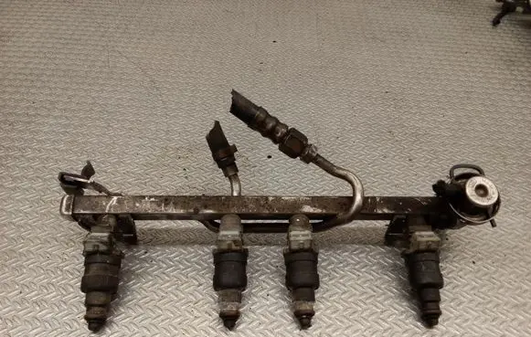 Audi A4 S4 B5 8D Fuel injectors set 078133551D