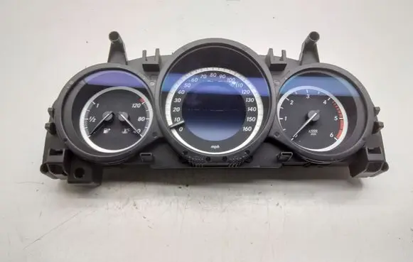 Speedometer (instrument cluster)