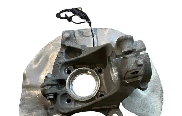BMW 1 F40 Front wheel hub spindle knuckle 6876645 31216876645