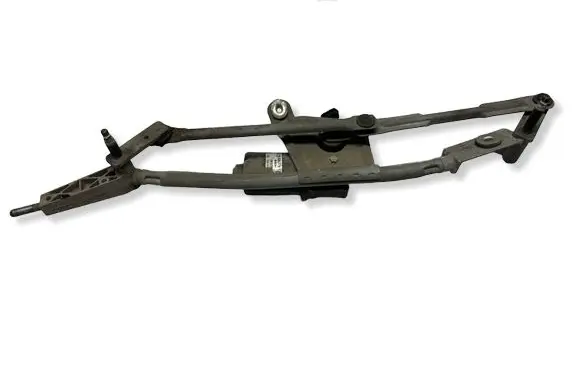 Volvo V70 Front wiper linkage and motor 8648344