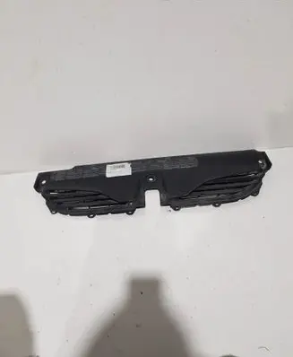 Renault Laguna I Quarter panel pressure vent 7700819948