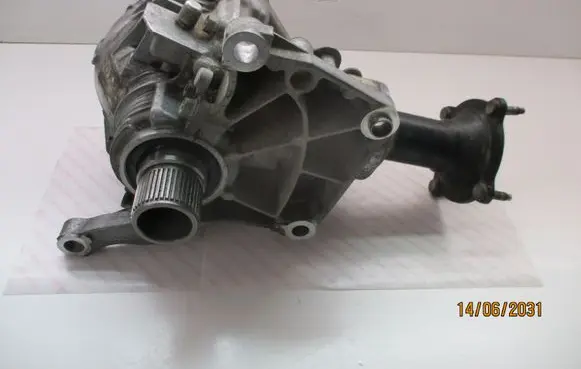 Gearbox transfer box case