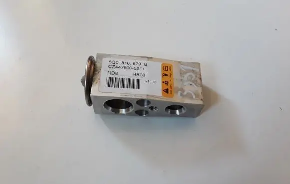 Audi TT TTS RS Mk3 8S Air conditioning (A/C) expansion valve 5Q0816679B