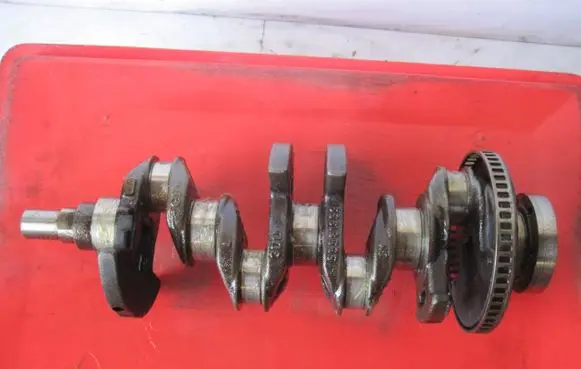 Opel Corsa D Crankshaft 55561959