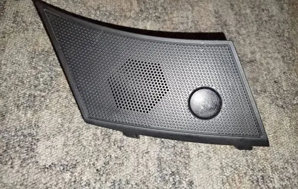 Nissan Qashqai+2 Side speaker trim/cover RH28176JD K77770 P10520