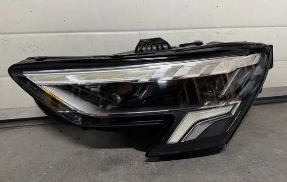 Audi A3 8Y Headlight/headlamp 8Y0941033
