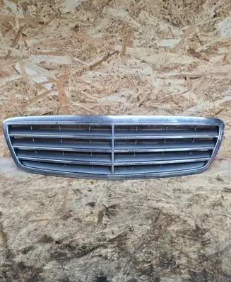 Mercedes-Benz C W203 Front grill A2038800223