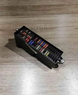 Volkswagen Caddy Fuse module 1T1937615A