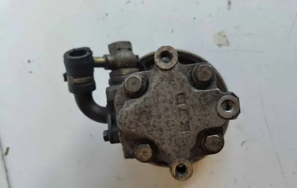 Audi A4 S4 B6 8E 8H Power steering pump 06B145255
