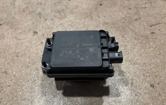 Mercedes-Benz E W214 Distronic sensor radar A0009009738