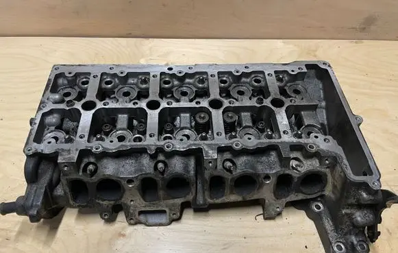BMW X3 E83 Engine head 781046303 7810463 7781102