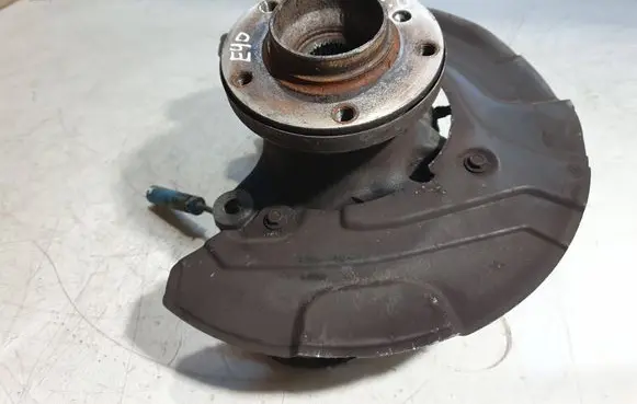 BMW 3 E90 E91 Front wheel hub spindle knuckle 6768996 4L05