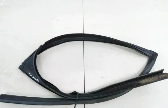 Jaguar I-Pace Rubber seal rear door j9d325766a j9d3-25766-ax590
