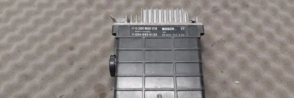 Mercedes-Benz E W124 Engine control unit/module 0045454132 0280800178