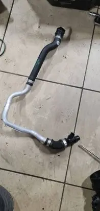 BMW 5 F10 F11 Engine coolant pipe/hose 8573157 CZ16109010