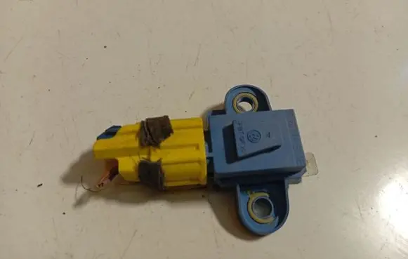 Volkswagen Jetta V Airbag deployment crash/impact sensor 1K0955559A
