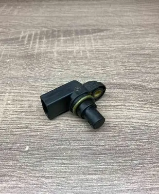 BMW 5 E39 Camshaft position sensor 2249320
