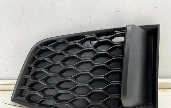 Audi TT TTS RS Mk3 8S Front bumper lower grill 8S0807681H