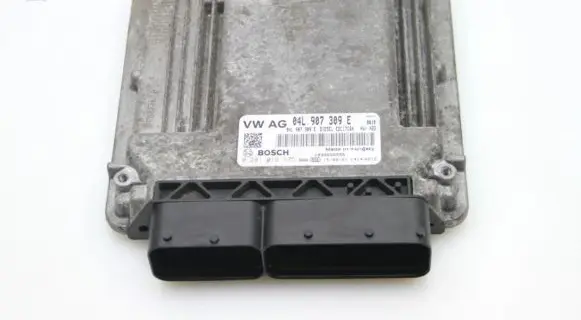 Volkswagen Golf VII Engine control unit/module 04L907309E