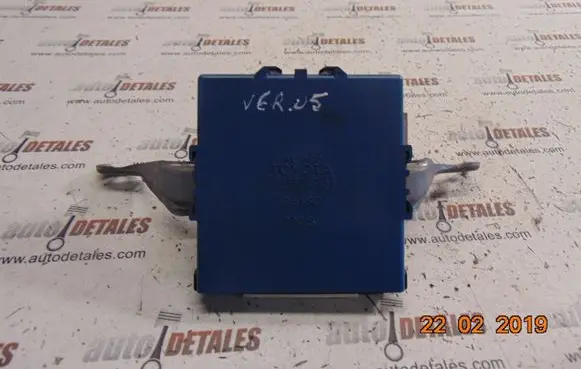 Toyota Corolla Verso AR10 Combustion control unit/module 896180F020