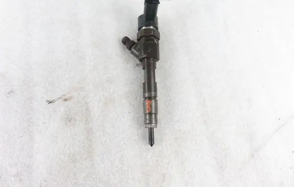 Renault Laguna II Fuel injector 0445110110B 8200100272