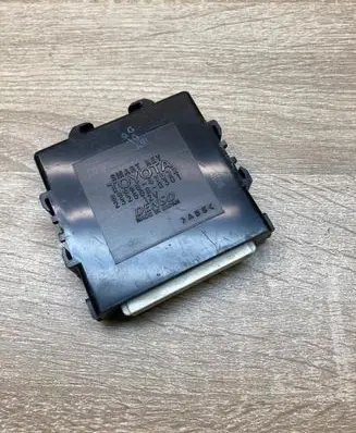Toyota Prius (XW20) Keyless (KESSY) go control unit/module 8999047022 2325000301