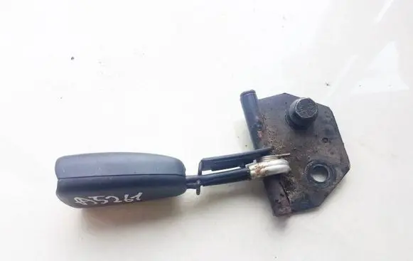 Mitsubishi Carisma Rear seatbelt buckle