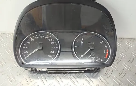 BMW 1 E81 E87 Speedometer (instrument cluster)