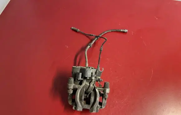 BMW X1 F48 F49 Rear brake caliper 6885538