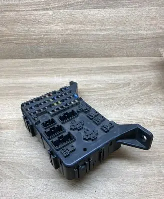 Ford Mondeo Mk III Fuse module 1S7T14A073AE
