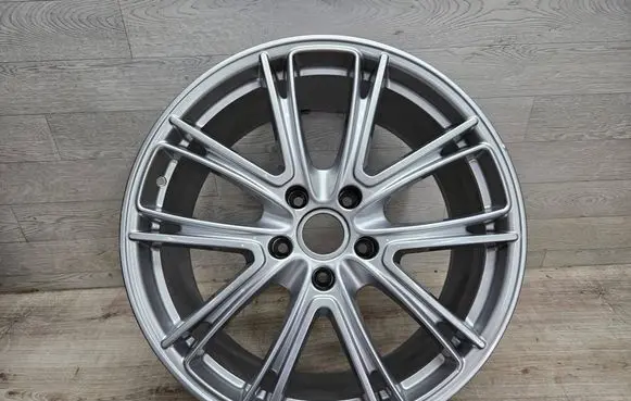 Porsche Panamera (970) R21 alloy rim 971601025M