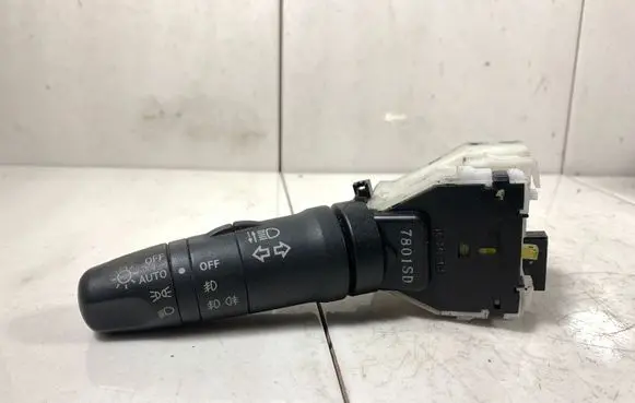 Nissan X-Trail T31 Light switch 14425