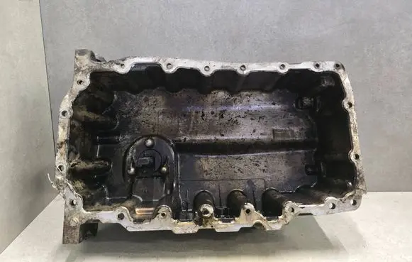 Volkswagen PASSAT B6 Oil sump 03G103603