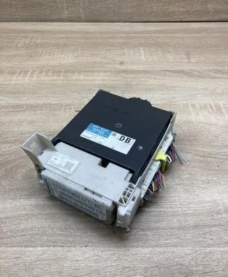 Toyota Yaris Comfort/convenience module 892210D470 MB2380009281