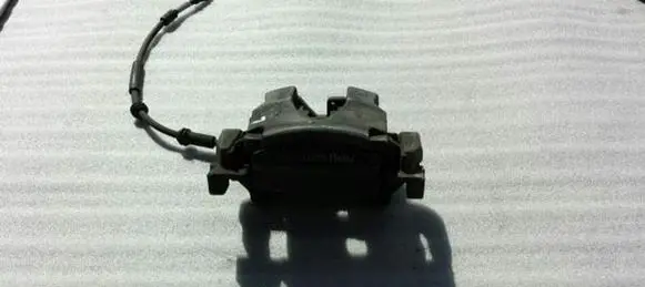 Mercedes-Benz ML W166 Front brake caliper A1664211381