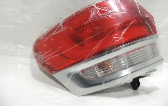 Jeep Grand Cherokee Rear/tail lights P68110001AG