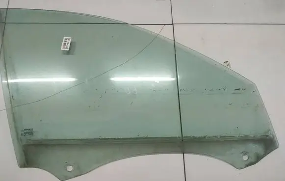 Renault Laguna II Front door window glass four-door AS2
