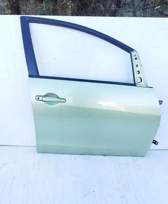 Mitsubishi Grandis Front door