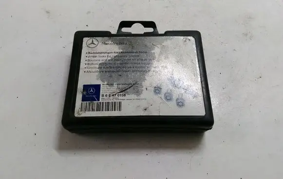 Mercedes-Benz ML W164 Anti-theft wheel nuts and lock 