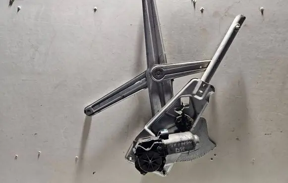 Renault Twingo I Front door window regulator with motor 7700830597 400340