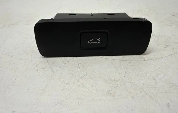 Volvo XC60 Tailgate/boot open switch button 32350330