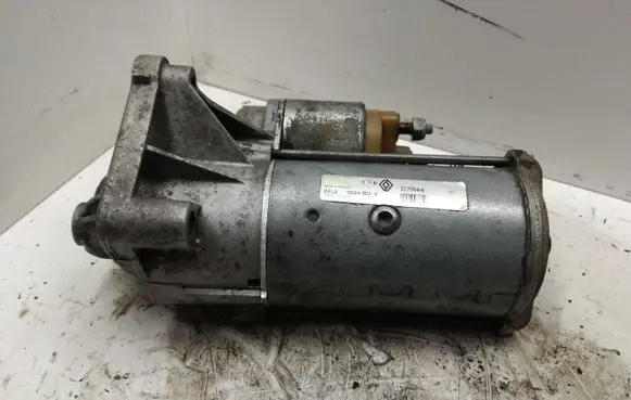 Renault Trafic II (X83) Starter motor 7700116260C