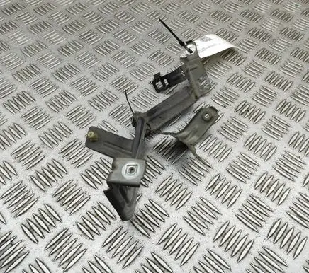 BMW 2 F22 F23 Fender mounting bracket 7284647 7284649