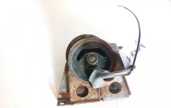Engine mount bracket