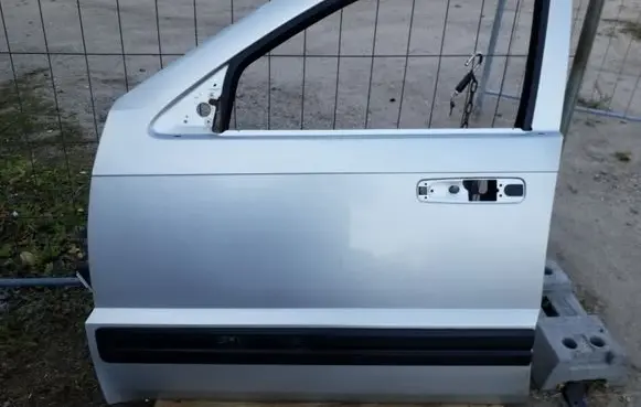 Jeep Grand Cherokee (WK) Front door