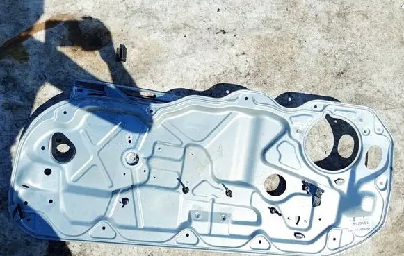 Volvo C30 Front door electric window regulator 1516746