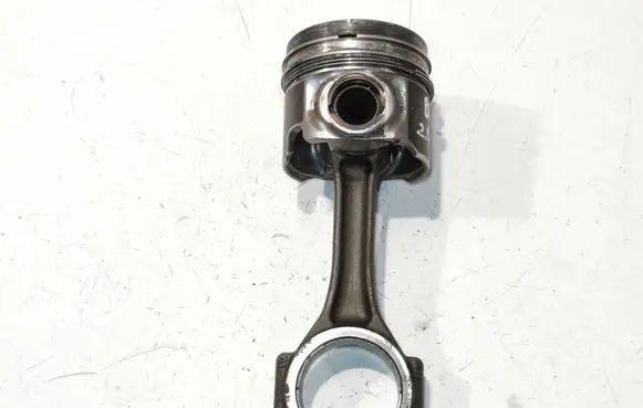 Audi A4 S4 B7 8E 8H Piston with connecting rod