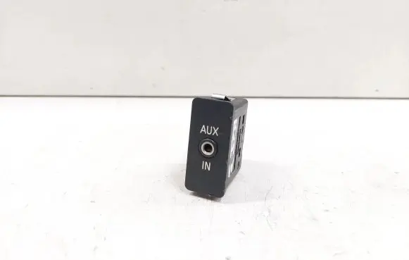 BMW 5 F10 F11 AUX in-socket connector 6930561 6131693056103