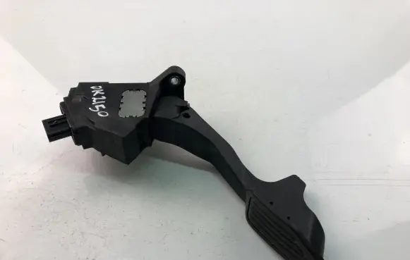 Toyota Yaris Accelerator throttle pedal 781100D160