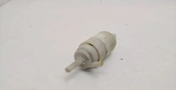 Volkswagen Golf III Windscreen/windshield washer pump 1H5955651